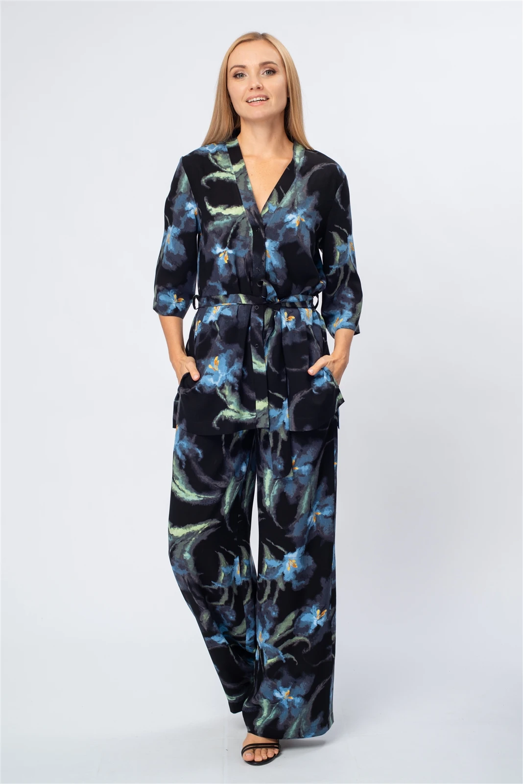 Костюм женский 3142.S от производителя Ledinika