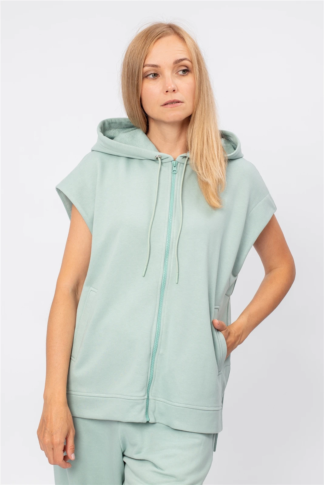 Жилет спортивный женский 4075.FPT оптом от производителя Ledinika