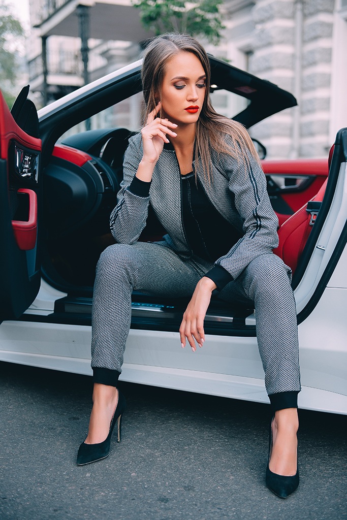 Стиль спорт шик в женской одежде Ledinika .jpg