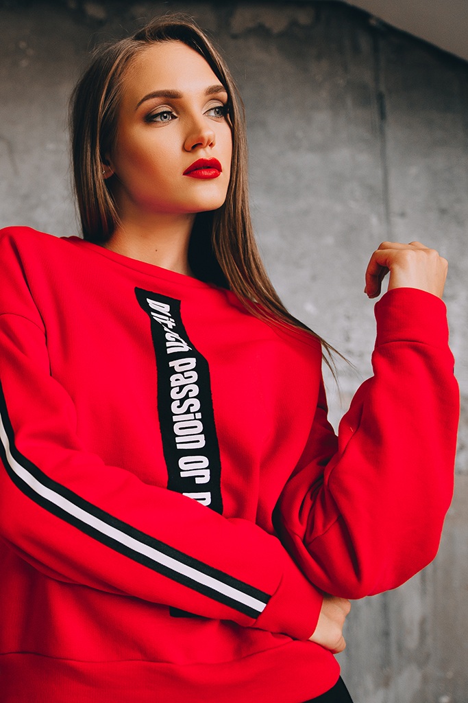 Стиль спорт шик в женской одежде Ledinika .jpg