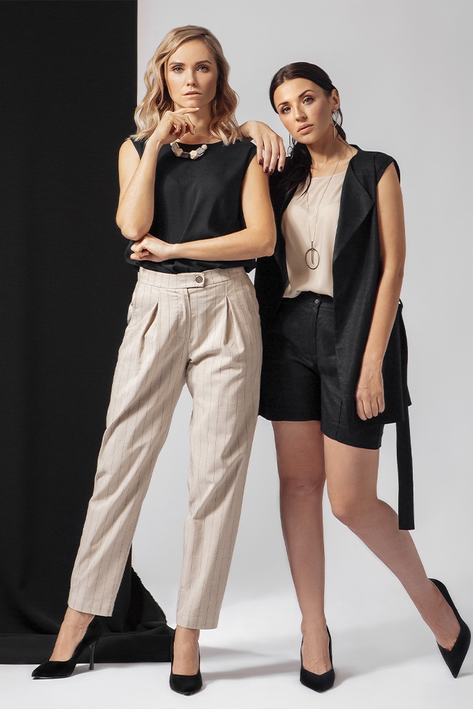 Классическая женская одежда признаки стиля Ledinika.jpg