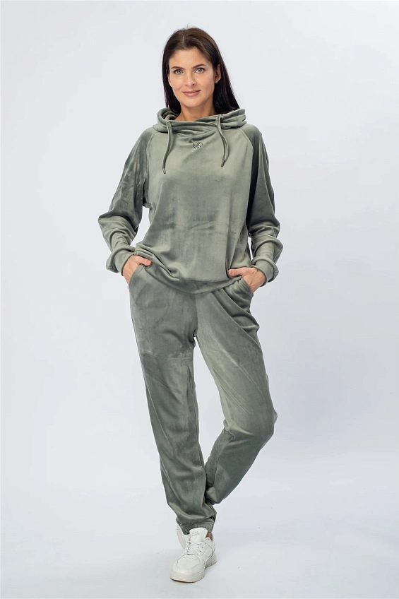 Костюм спортивный женский 6051.VL Аппликация от производителя Ledinika